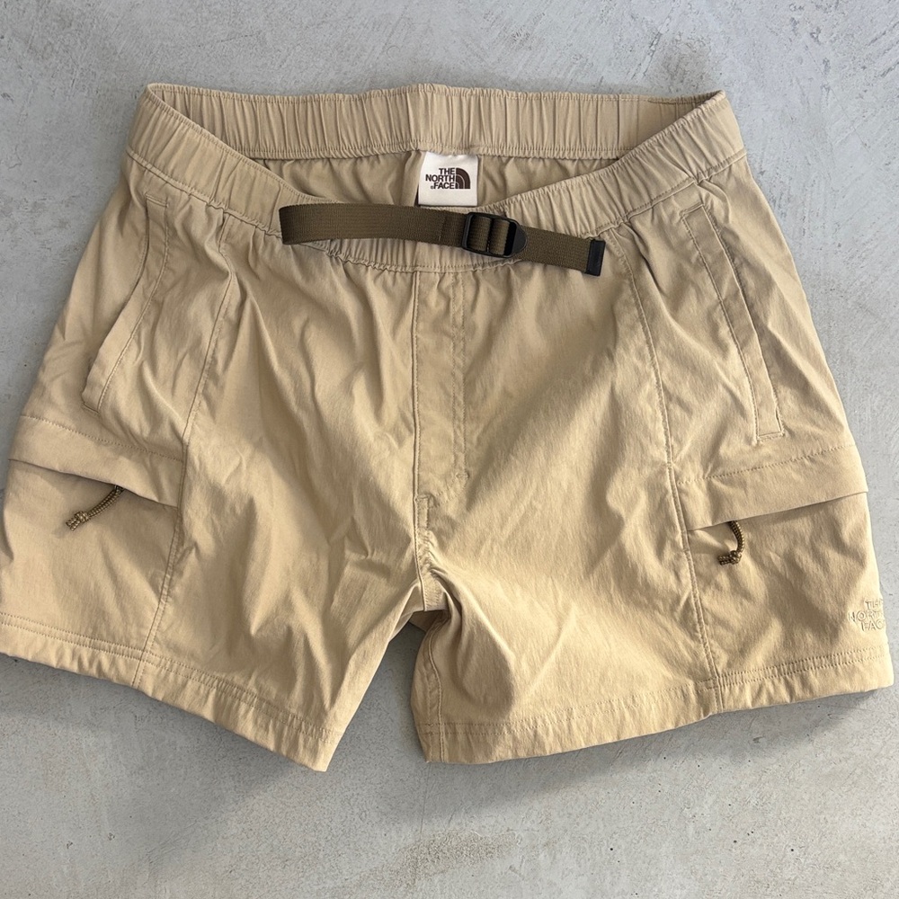 The North Face Men's Beige Cargo Shorts